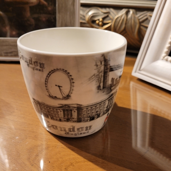 Leonardo collection coffee mug and coaster. - Picture 15 of 16